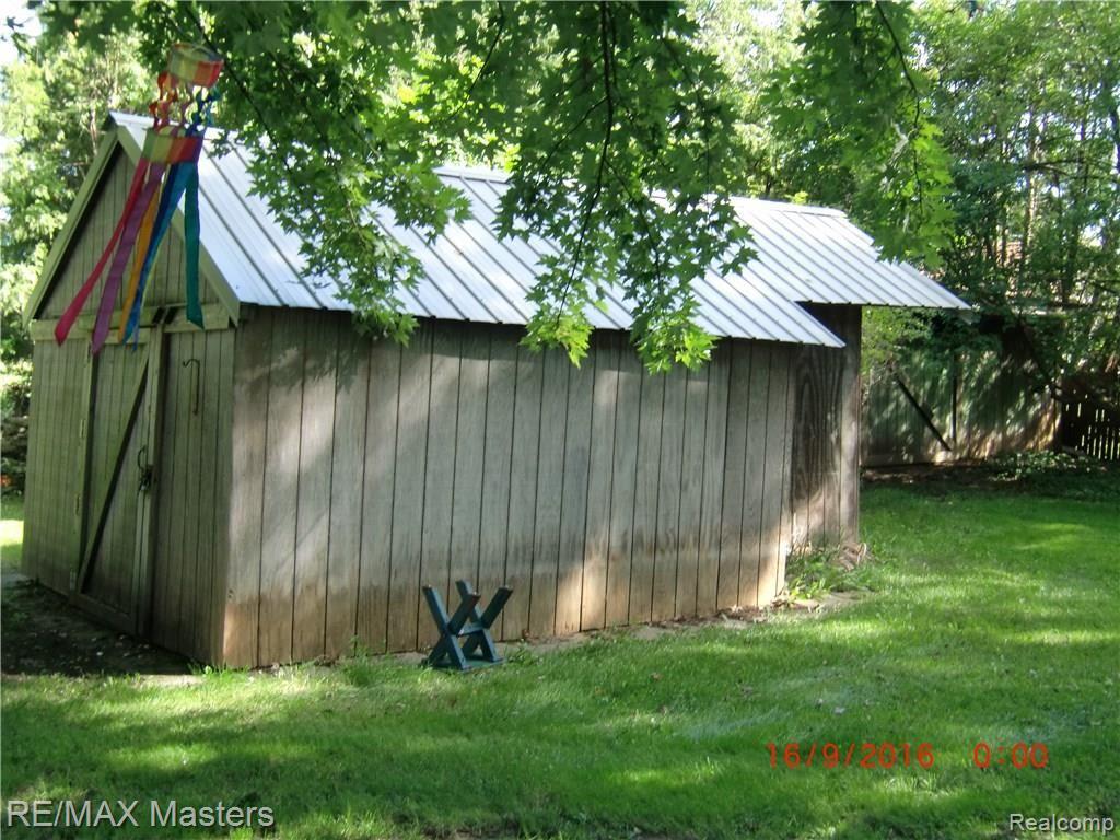 24701 Haggerty Road New Boston, MI 48164 - Photo 6 of 33 CIMG3568.JPG