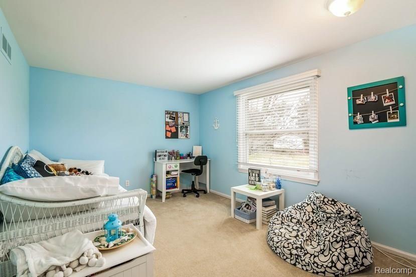843 Castlebar Drive Rochester, MI 48309 - Photo 26 of 34 026-Bedroom-5573637-small.jpg