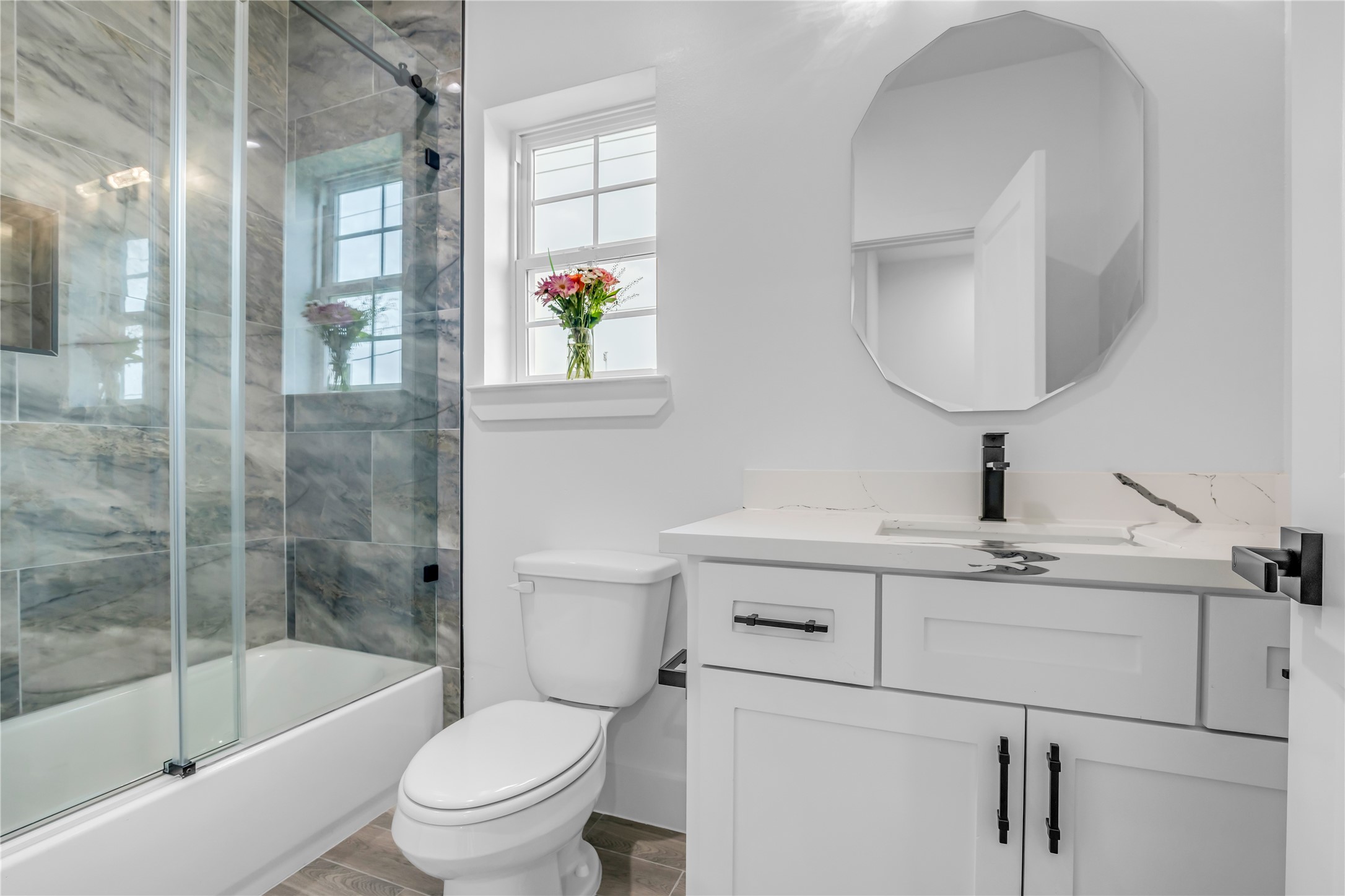 3168 Golfcrest Houston, TX 77087 - Photo 33 of 36 Bathroom