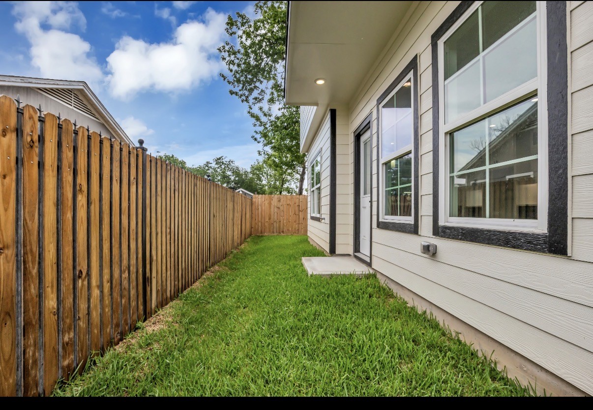 3168 Golfcrest Houston, TX 77087 - Photo 36 of 36 BackYard