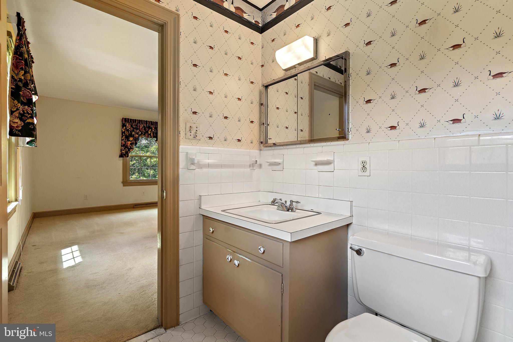 10328 Walker Road Culpeper, VA 22701 - Photo 36 of 79 Owner's bath