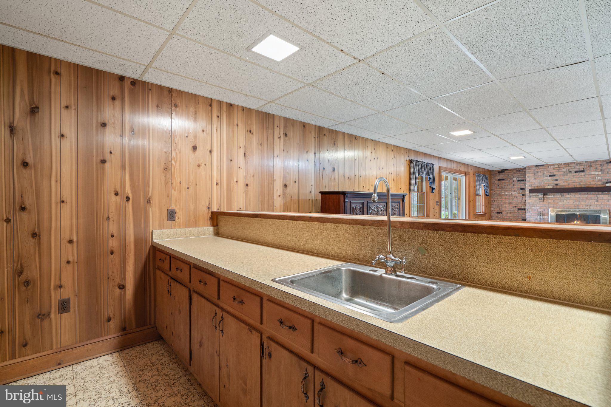 10328 Walker Road Culpeper, VA 22701 - Photo 50 of 79 Wet bar with cabinet space