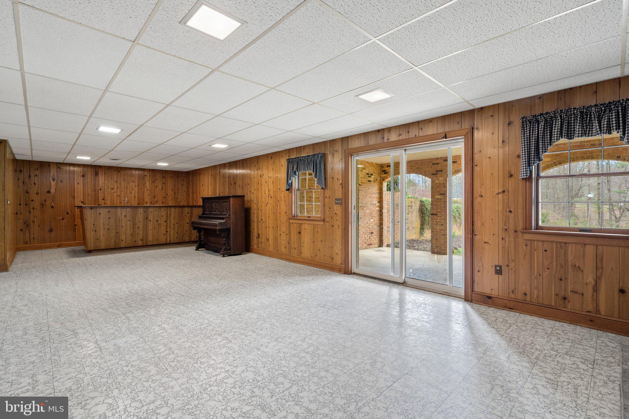 10328 Walker Road Culpeper, VA 22701 - Photo 54 of 79 Den opens onto covered patio