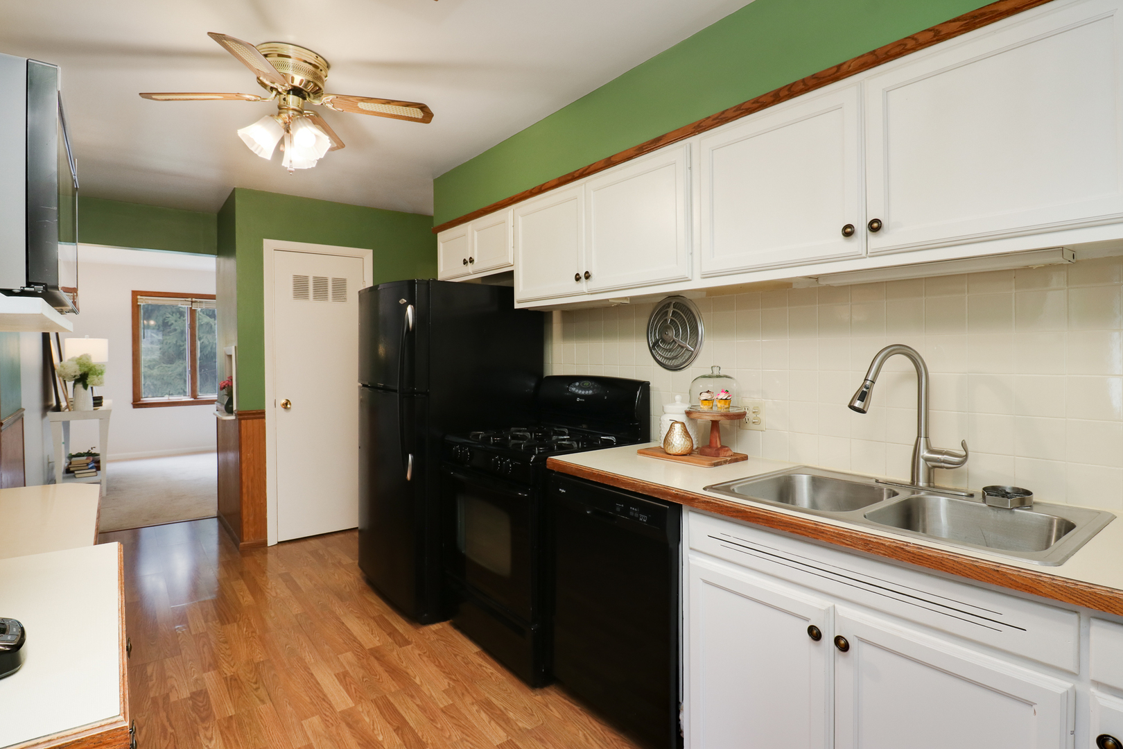 916 Parmon Road Bloomington, IL 61701 - Photo 13 of 29 Gallery Image 13
