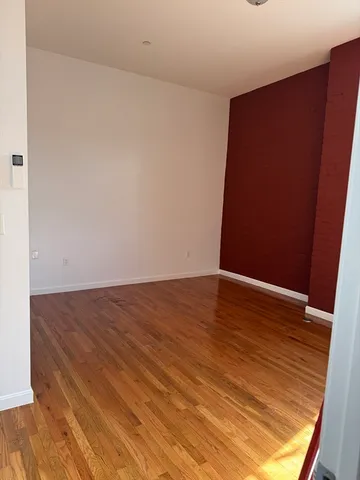 $1,600 | 582 Essex Street, Unit 208, Lawrence, MA 01840