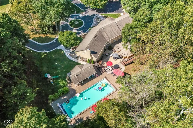 $869,900 | 8215 Sunray Court, Indianapolis, IN 46278