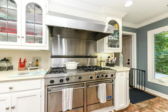 $869,900 | 8215 Sunray Court, Indianapolis, IN 46278