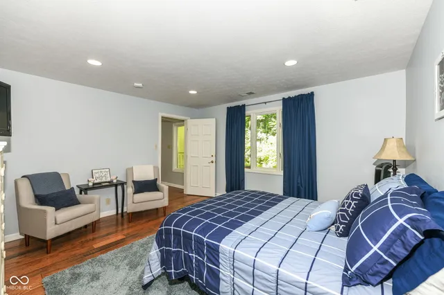 $869,900 | 8215 Sunray Court, Indianapolis, IN 46278