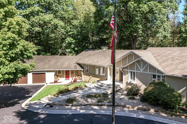 $869,900 | 8215 Sunray Court, Indianapolis, IN 46278