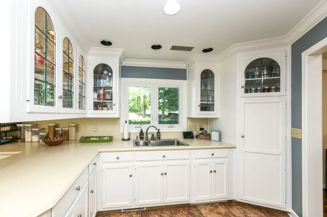 $869,900 | 8215 Sunray Court, Indianapolis, IN 46278