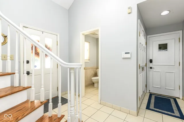 $869,900 | 8215 Sunray Court, Indianapolis, IN 46278