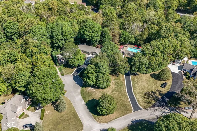 $869,900 | 8215 Sunray Court, Indianapolis, IN 46278