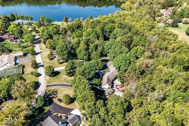 $869,900 | 8215 Sunray Court, Indianapolis, IN 46278