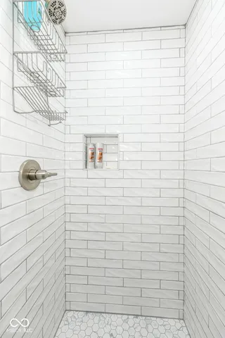 $869,900 | 8215 Sunray Court, Indianapolis, IN 46278