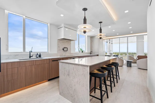 $3,500,000 | 1551 North Flagler Drive, Unit 1501, West Palm Beach, FL 33401