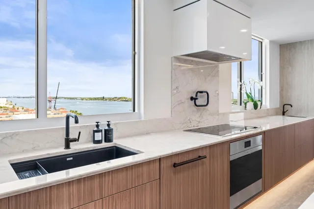 $3,500,000 | 1551 North Flagler Drive, Unit 1501, West Palm Beach, FL 33401