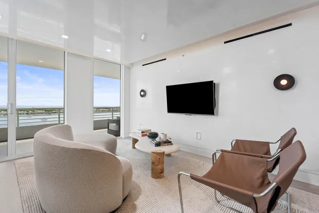 $3,500,000 | 1551 North Flagler Drive, Unit 1501, West Palm Beach, FL 33401