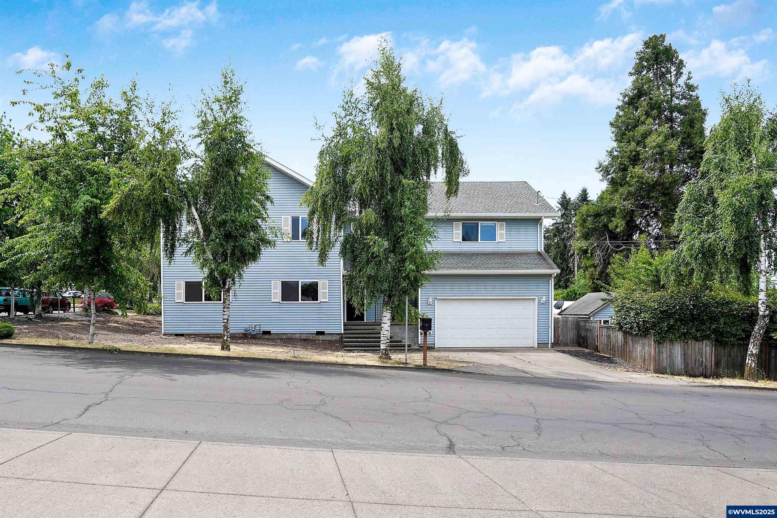 251 Fairview Street Silverton, OR 97381 - Photo 2 of 50