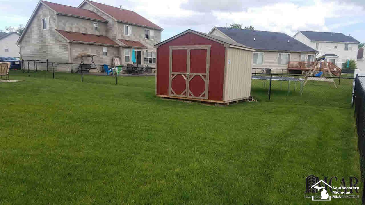 9263 Maple Ridge Drive Newport, MI 48166 - Photo 23 of 26 21300836-22.JPG