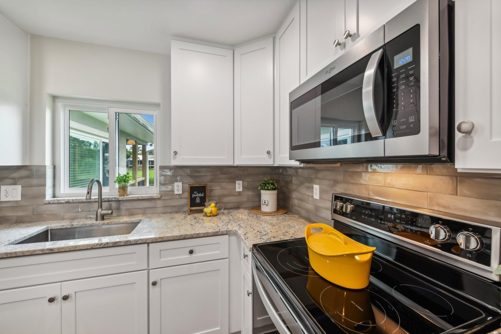 581 Hillside Court Melbourne, FL 32935 - Photo 16 of 46 Kitchen