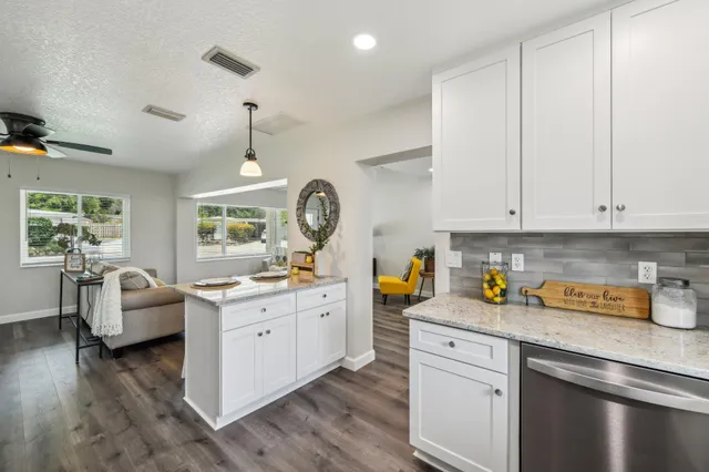 $599,982 | 581 Hillside Court, Melbourne, FL 32935