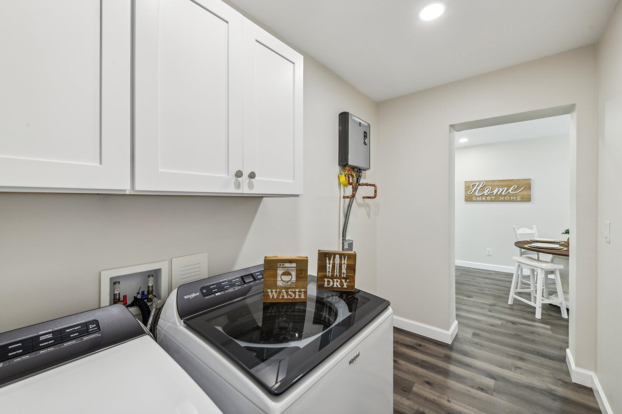 581 Hillside Court Melbourne, FL 32935 - Photo 31 of 46 Laundry
