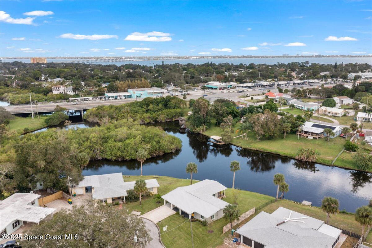 581 Hillside Court Melbourne, FL 32935 - Photo 40 of 46 Ready for your dock!