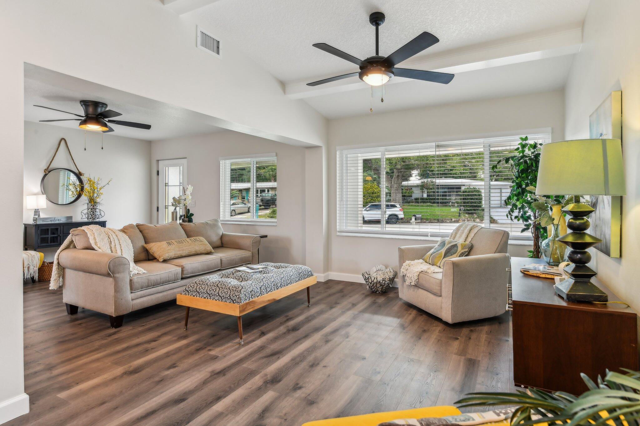 581 Hillside Court Melbourne, FL 32935 - Photo 5 of 46 Living room facing front door