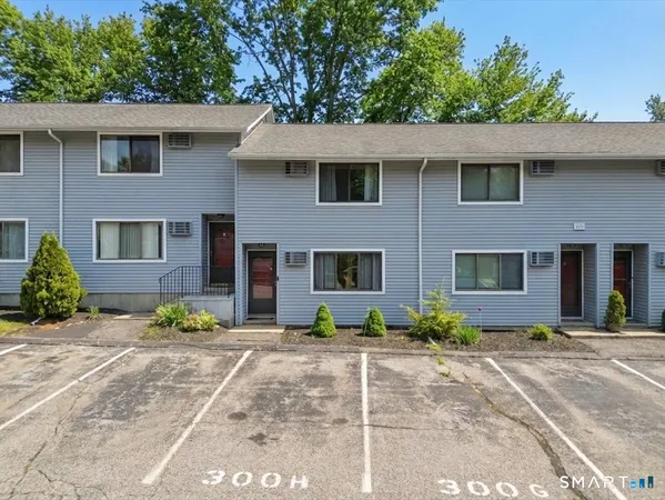 $229,000 | 300 Meridian Street, Unit H, Groton, CT 06340