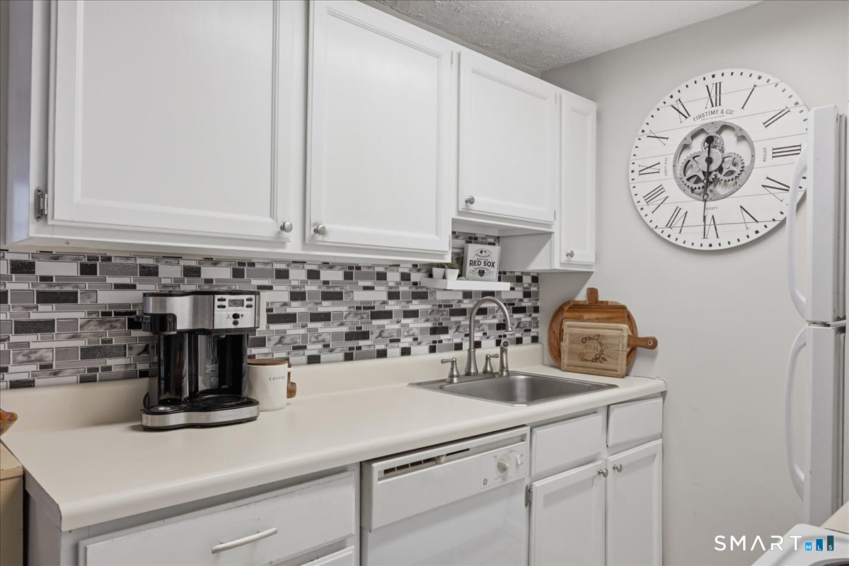 300 Meridian Street, Unit H Groton, CT 06340 - Photo 12 of 21