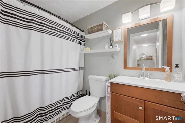 $229,000 | 300 Meridian Street, Unit H, Groton, CT 06340