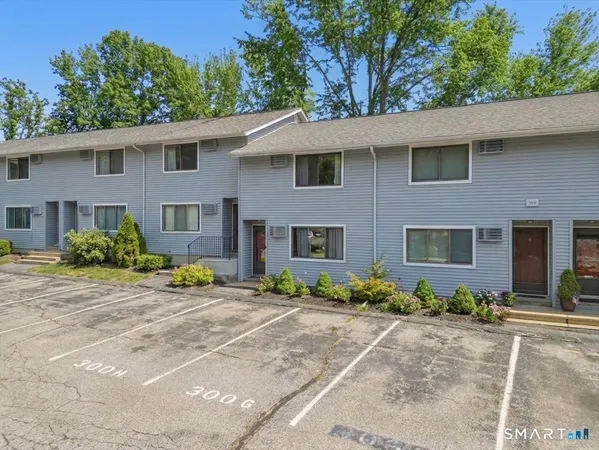 $229,000 | 300 Meridian Street, Unit H, Groton, CT 06340