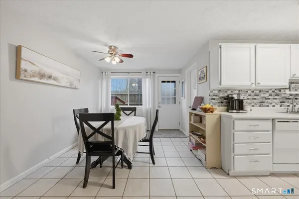 $229,000 | 300 Meridian Street, Unit H, Groton, CT 06340