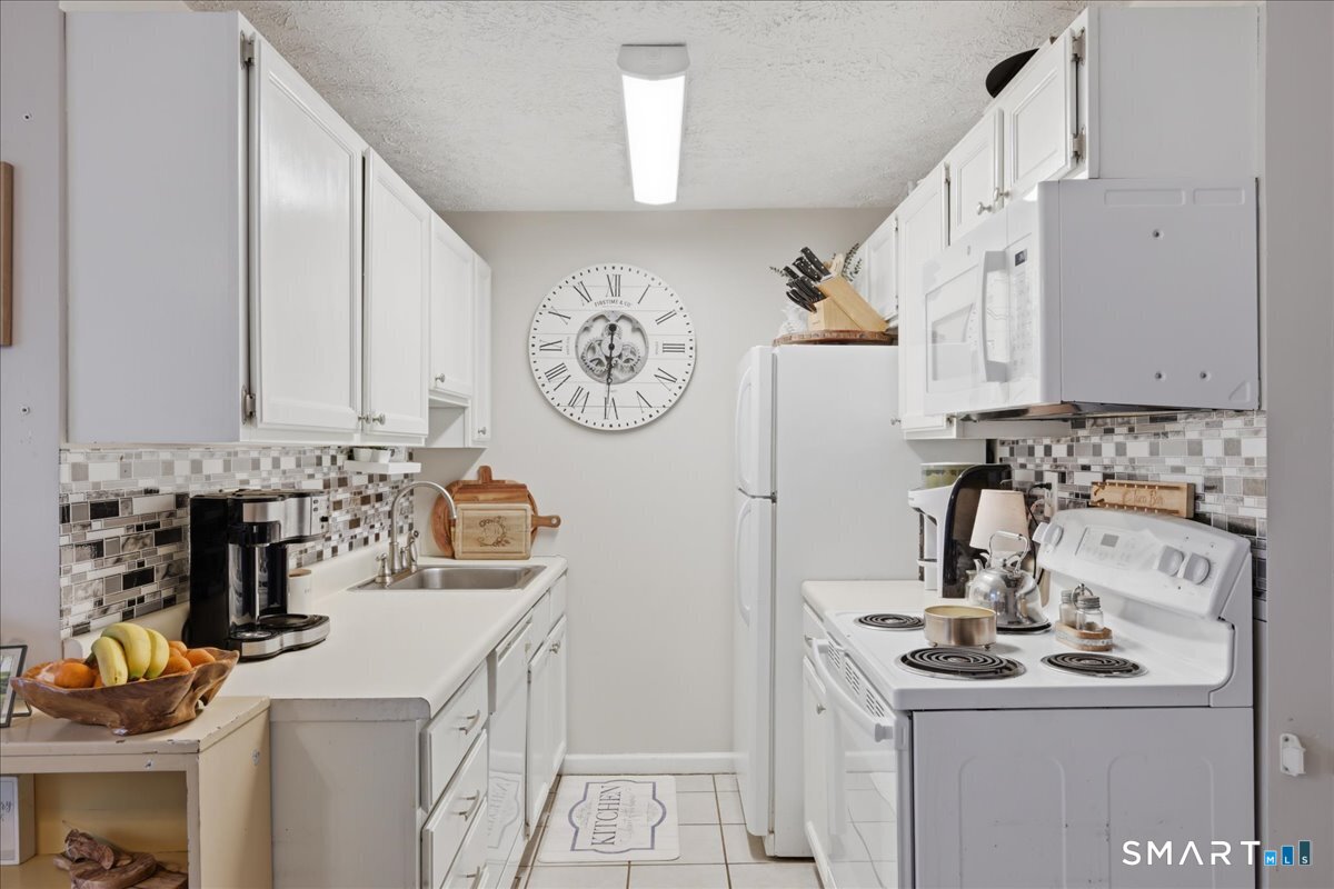 300 Meridian Street, Unit H Groton, CT 06340 - Photo 10 of 21