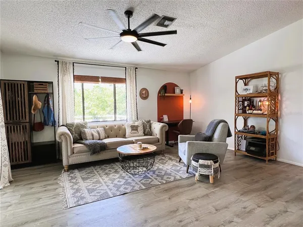 a view of an entryway with furniture