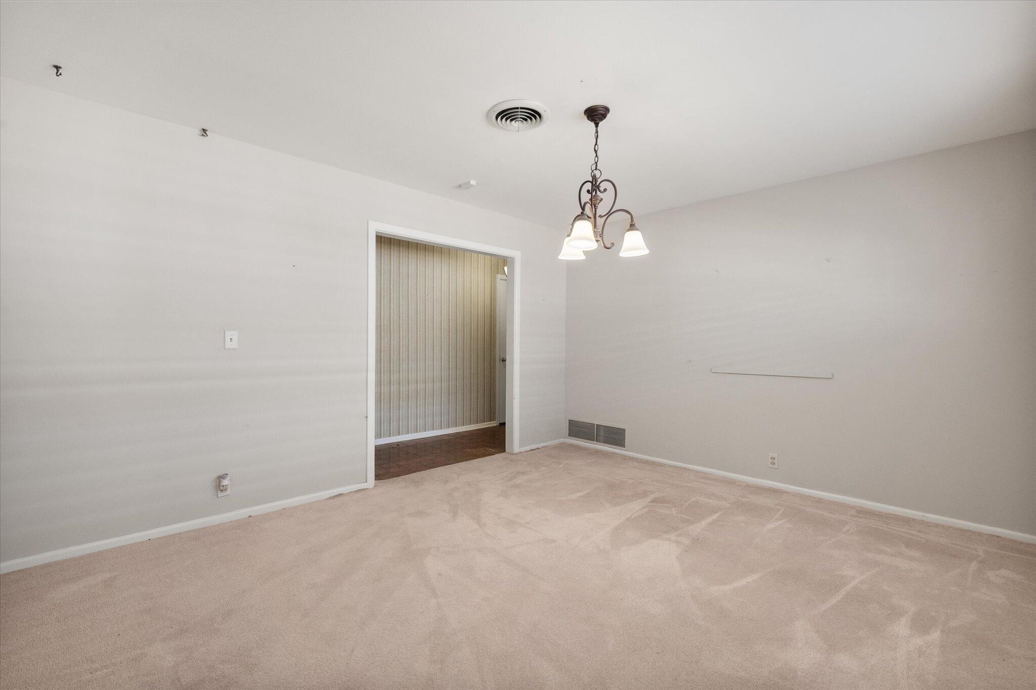 6612 Avenue U Lubbock, TX 79412 - Photo 6 of 33 08-6612 Ave U0455