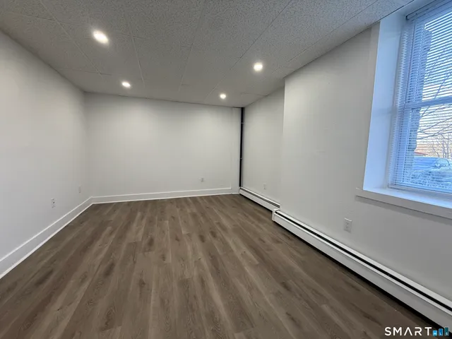 $2,295 | 156 Garfield Avenue, Unit 12, New London, CT 06320