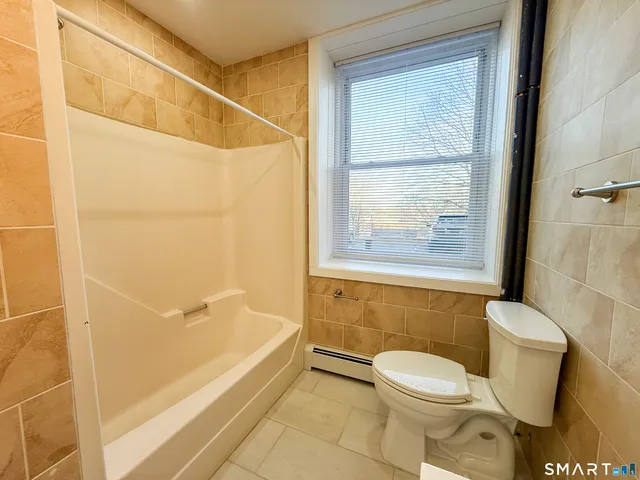 $2,295 | 156 Garfield Avenue, Unit 12, New London, CT 06320