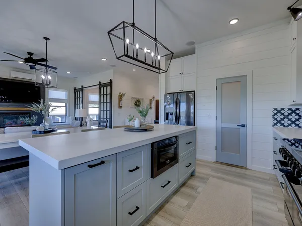 $1,250,000 | 22516 Felicia Drive, Spicewood, TX 78669
