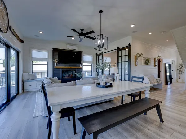 $1,250,000 | 22516 Felicia Drive, Spicewood, TX 78669