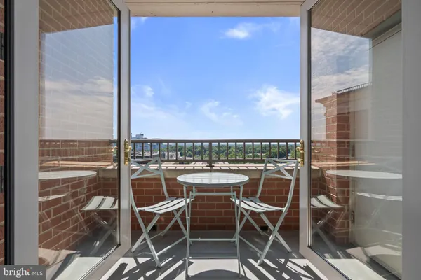 $310,000 | 11760 Sunrise Valley Drive, Unit 905, Reston, VA 20191