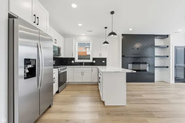 $2,950 | 3902 South Lake Park Avenue, Unit 1, Chicago, IL 60653