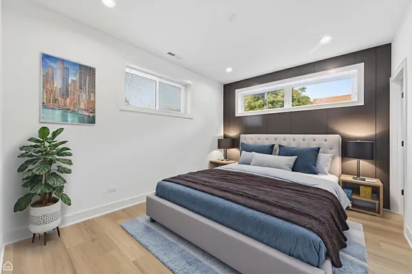 $2,950 | 3902 South Lake Park Avenue, Unit 1, Chicago, IL 60653