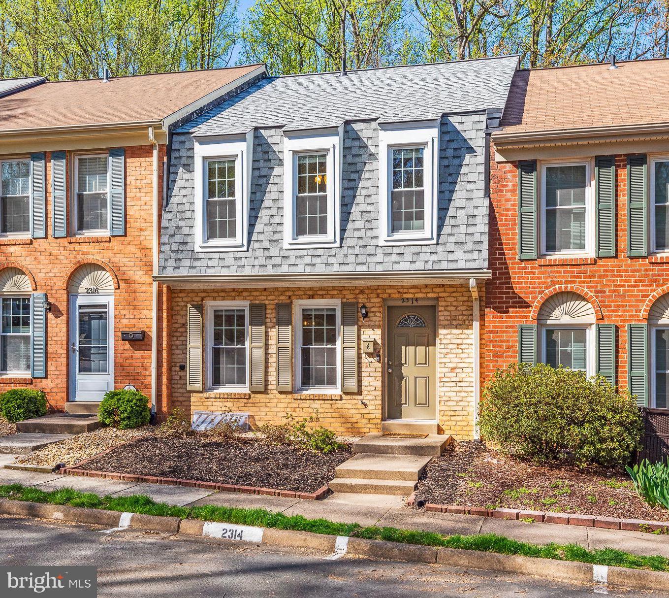 2314 Horseferry Court Reston, VA 20191 - Photo 2 of 37
