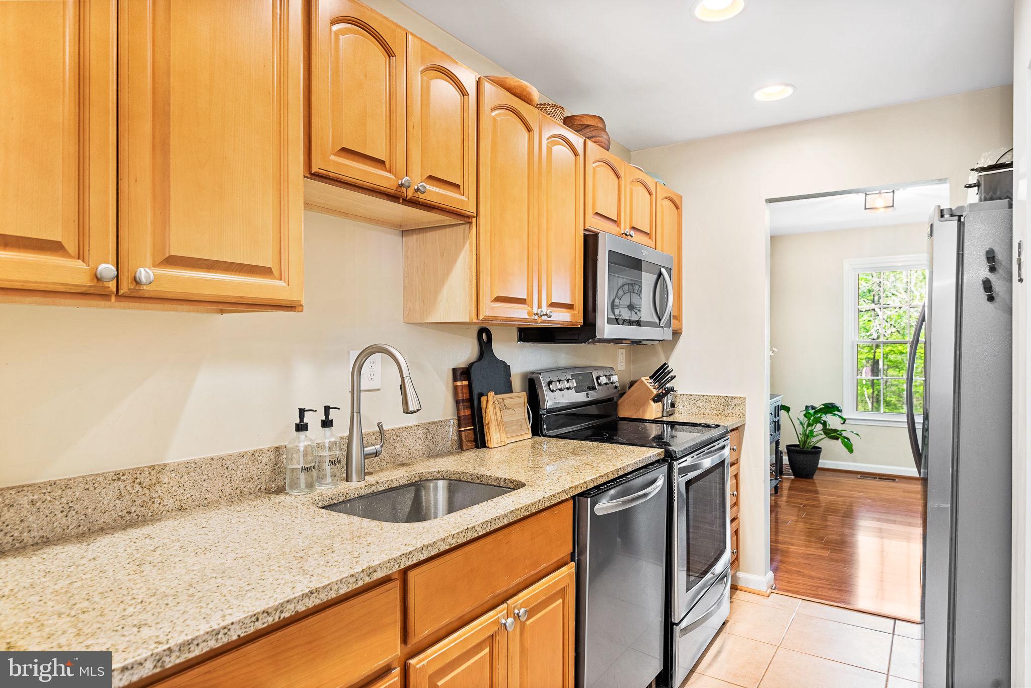 2314 Horseferry Court Reston, VA 20191 - Photo 7 of 37
