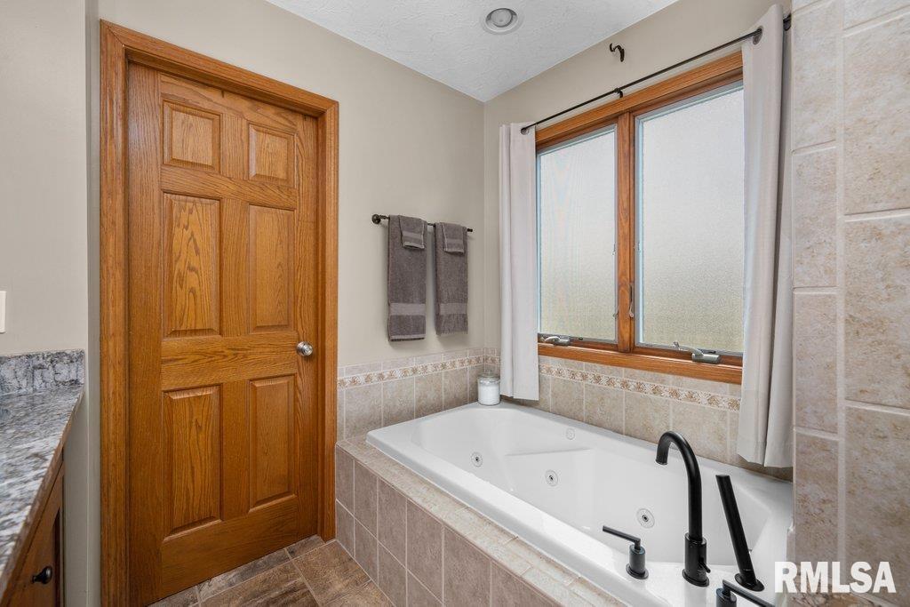 2103 Timber Ridge Drive Port Byron, IL 61275 - Photo 35 of 48