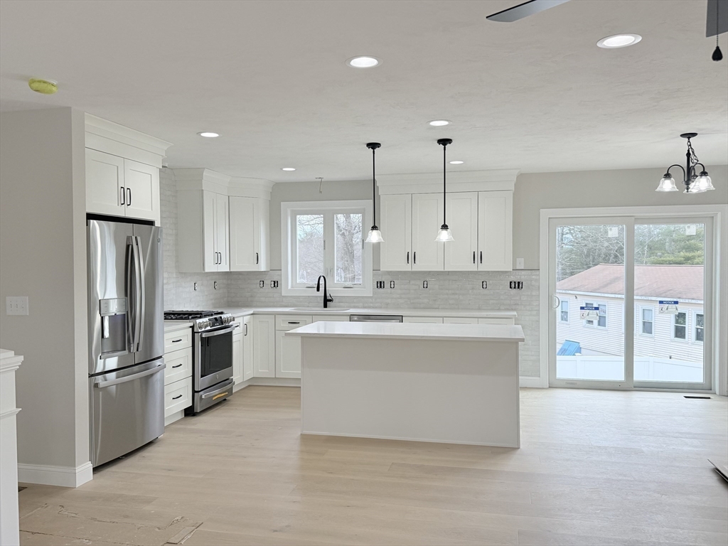 3 Memory Lane Billerica, MA 01821 - Photo 9 of 28