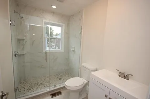 $3,900 | 23 Williams Street, Unit 1, Waltham, MA 02453