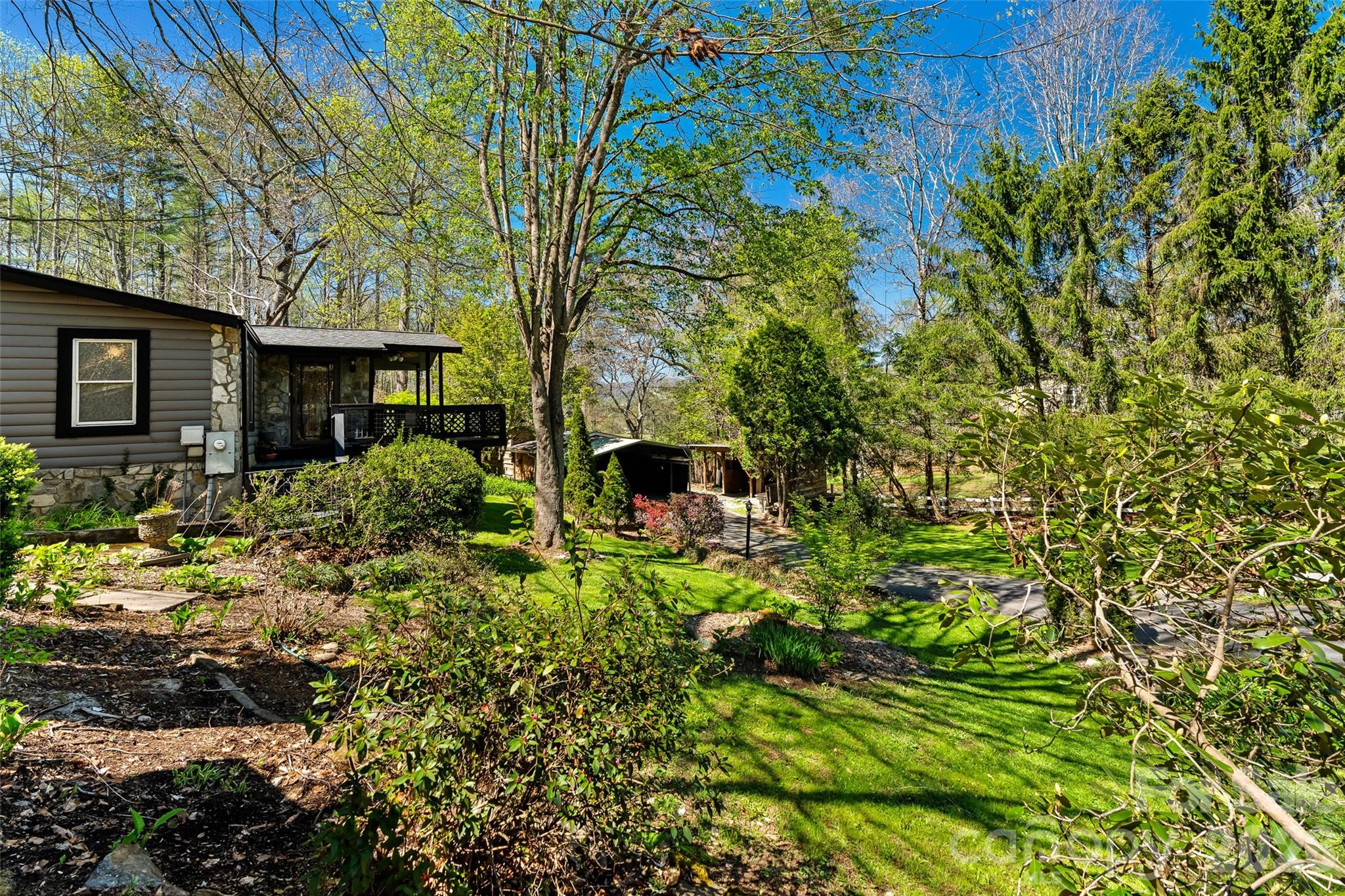 19 Timbers Edge Lane Fairview, NC 28730 - Photo 2 of 31