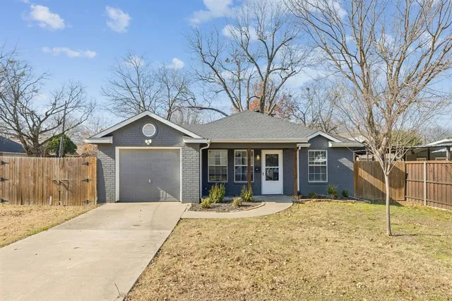$2,100 | 1301 Florence Street, McKinney, TX 75069
